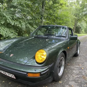 CarBeat Chasing Cars Porsche 911