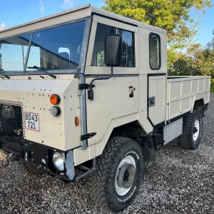 CarBeat Chasing Cars Land Rover 101RC profil