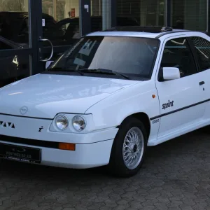 Opel Kadett 2.0 GSi Sprint på bilauktion hos CarBeat Chasing Cars profil CarBeat not just another auction