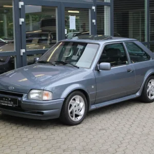 Ford Escort 1,6 RS Turbo på auktion hos CarBeat Chasing Cars fantastisk klassiker profil CarBeat not just another auction