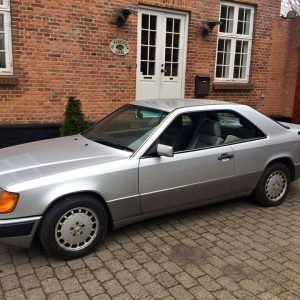 Mercedes-Benz 230CE W124 profil